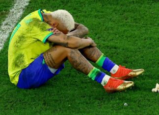 Tristeza permanece na chegada de seleção ao Brasil
