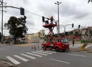 Prefeitura de Barueri instala semáforos em rotatória para reduzir riscos de acidentes de trânsito