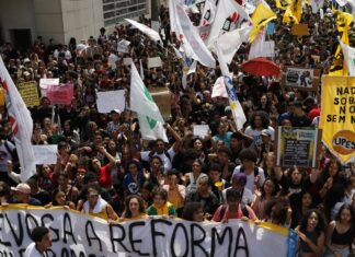 Entidades ligadas à educação aprovam suspensão do novo ensino médio