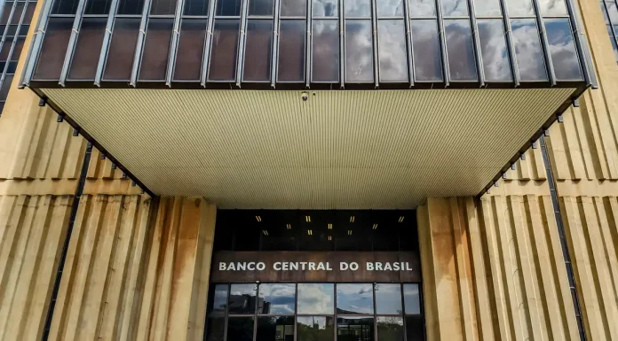BC reduz previsão do PIB de 2,1% para 1,9% em 2025