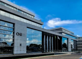 CNJ afasta juiz citado em relatório da PF sobre tentativa de golpe