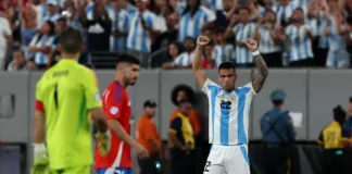 Argentina derrota Chile e se classifica para quartas da Copa América