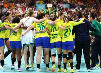 Brasil vence e avança às quartas do handebol feminino