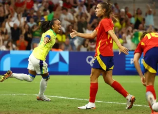 Brasil derrota Espanha e garante lugar na final do futebol feminino