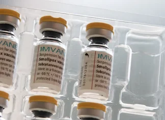 Organização Mundial da Saúde pré-qualifica primeira vacina contra mpox