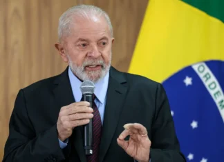Lula adia viagem ao Chile em razão da crise no Rio Grande do Sul