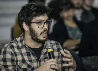 Violência de Estado persiste na democracia, alerta historiador