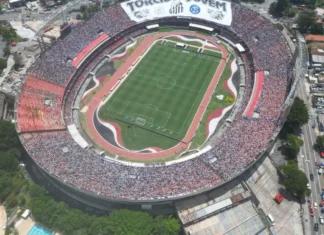 Santos vence em dia de grande público e homenagens no Morumbis