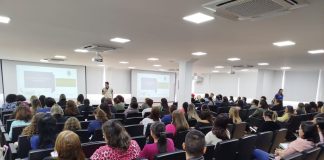 Cotia: Professores apresentam suas boas práticas na educação durante seminário