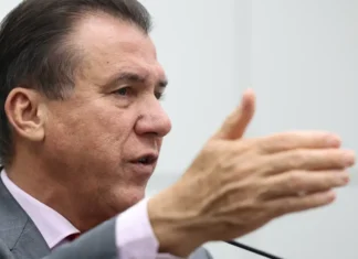 Ministro do Trabalho defende continuidade de cortes da Selic