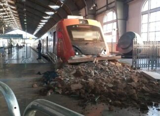 Em São Paulo, trem da Linha 8 bate em barreira de proteção
