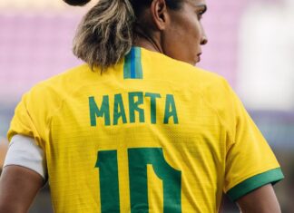 Marta é cortada da seleção após sofrer lesão no joelho esquerdo