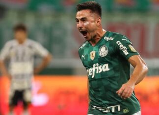 Palmeiras supera Santos e se isola na liderança do Brasileiro