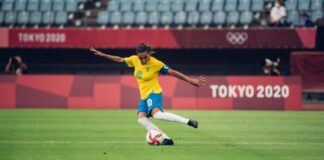Atuação de Marta ganha reverência de Pelé: “mais que uma jogadora”
