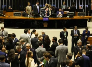 Câmara aprova ampliação gradual da licença-paternidade
