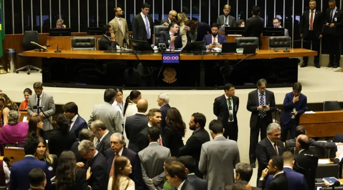 Câmara aprova ampliação gradual da licença-paternidade