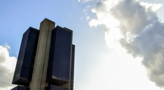 Copom decide nesta quarta se mantém Taxa Selic em 15% ao ano