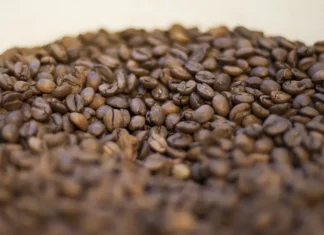 Trump diz que reduzirá tarifas para importação de café