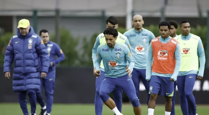 Com equipe completa, Ancelotti comanda atividade em Londres