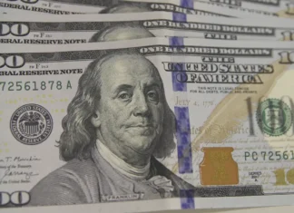 Bolsa mantém correção e cai 0,3% nesta quinta