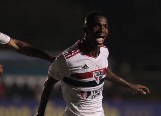 Copinha: Em jogo tumultuado, São Paulo bate Cruzeiro e vai à semifinal