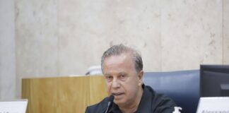 PSB de São Paulo desfilia vereador Camilo Cristófaro após fala racista