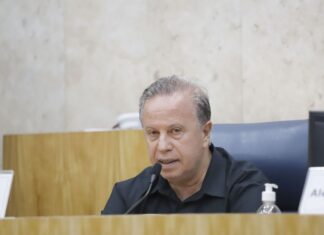 PSB de São Paulo desfilia vereador Camilo Cristófaro após fala racista