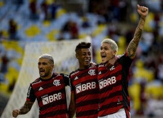 Flamengo bate o Goiás e alivia pressão momentaneamente