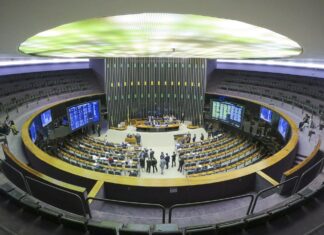 Congresso mantém veto em lei da privatização da Eletrobras