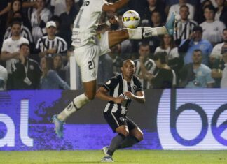 Líder Botafogo tenta quebrar tabu contra o Santos na Vila Belmiro
