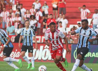 Grêmio garante retorno à Série A do Brasileiro