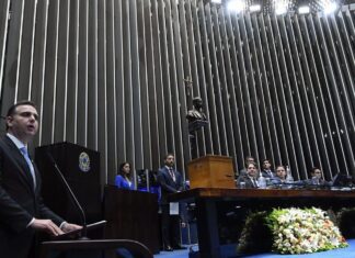Rodrigo Pacheco é reeleito presidente do Senado