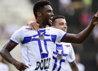 Paulista: Bruno Mezenga decide e Água Santa sai na frente do Palmeiras
