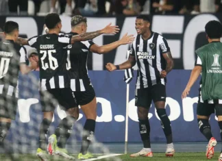 Júnior Santos comanda Botafogo em vitória sobre o Bragantino