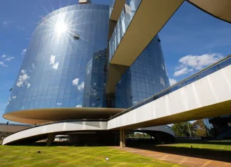 PGR envia ao STF parecer favorável ao desbloqueio do X no Brasil
