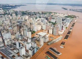 Bairro de Porto Alegre terá de ser evacuado após dique transbordar