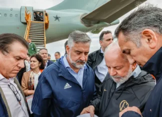 Lula garante verba para reconstrução de estradas no Rio Grande do Sul