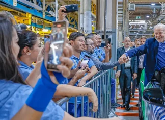 Lula defende fim de imposto sobre PLR de trabalhadores