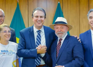 Governo cria bolsa de R$ 1.050 para estudantes de licenciatura