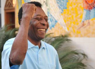 Pelé recebe alta após internação para tratamento de tumor no cólon