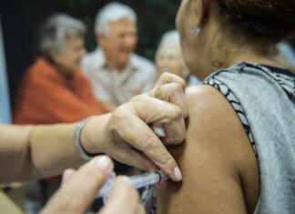 Mais de 43 milhões de pessoas já se vacinaram contra gripe no Brasil