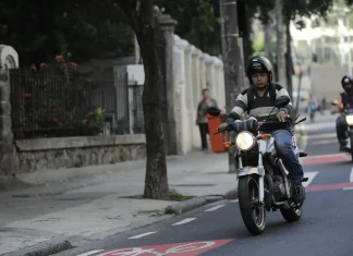 Prefeitura de SP não autoriza 99 a transportar passageiros em motos