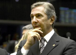 Supremo adia fim de julgamento que pode condenar Collor