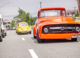 Carangas clássicas Encontro de carros antigos acontece uma vez por mês a partir de junho em Barueri