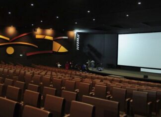 Após retomada, público ainda pretende assistir a espetáculos virtuais
