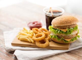 Alimentos ultraprocessados podem contribuir para perda cognitiva