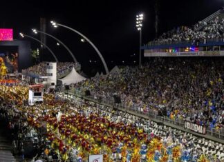 Justiça determina que alegorias sejam escoltadas para evitar acidentes