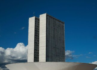 Câmara aprova incentivo fiscal a quem doar a pesquisas contra covid-19