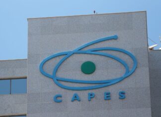Capes diz que manterá 90 mil bolsas de pós-graduação no país