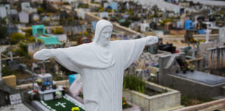 Dia de Finados: visitantes de cemitérios devem ficar atentos aos protocolos contra a Covid e arboviroses em Cotia